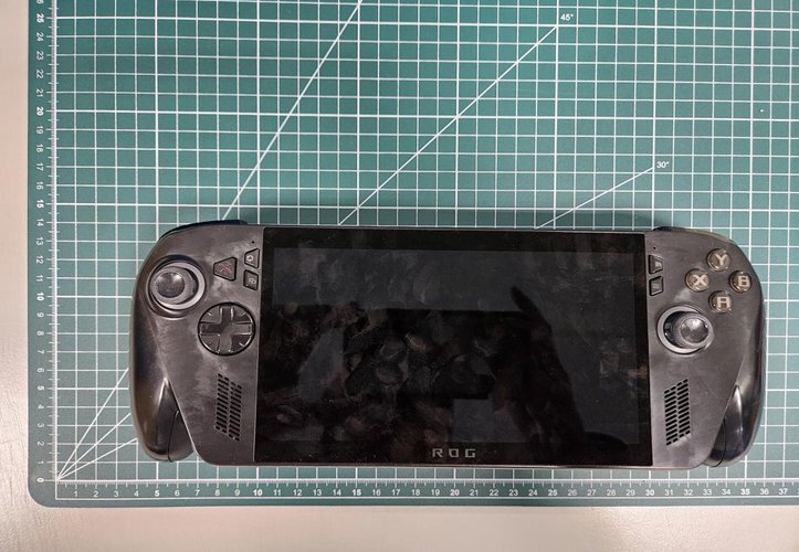 泄密照片中出现掌机产品