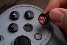Pro 3是首款配备可替换按键的控制器