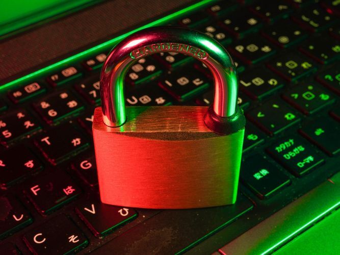 为何安全主管们要求对类似的人工智能进行紧急监管