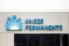 一次系统故障致多家药店只能使用纸笔工作