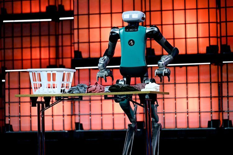 2025年将成为人形机器人成为工厂工人之年